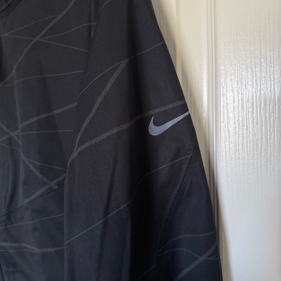 Nike Storm-Fit Run Division Elite Running Jacket - Picture 7 of 14